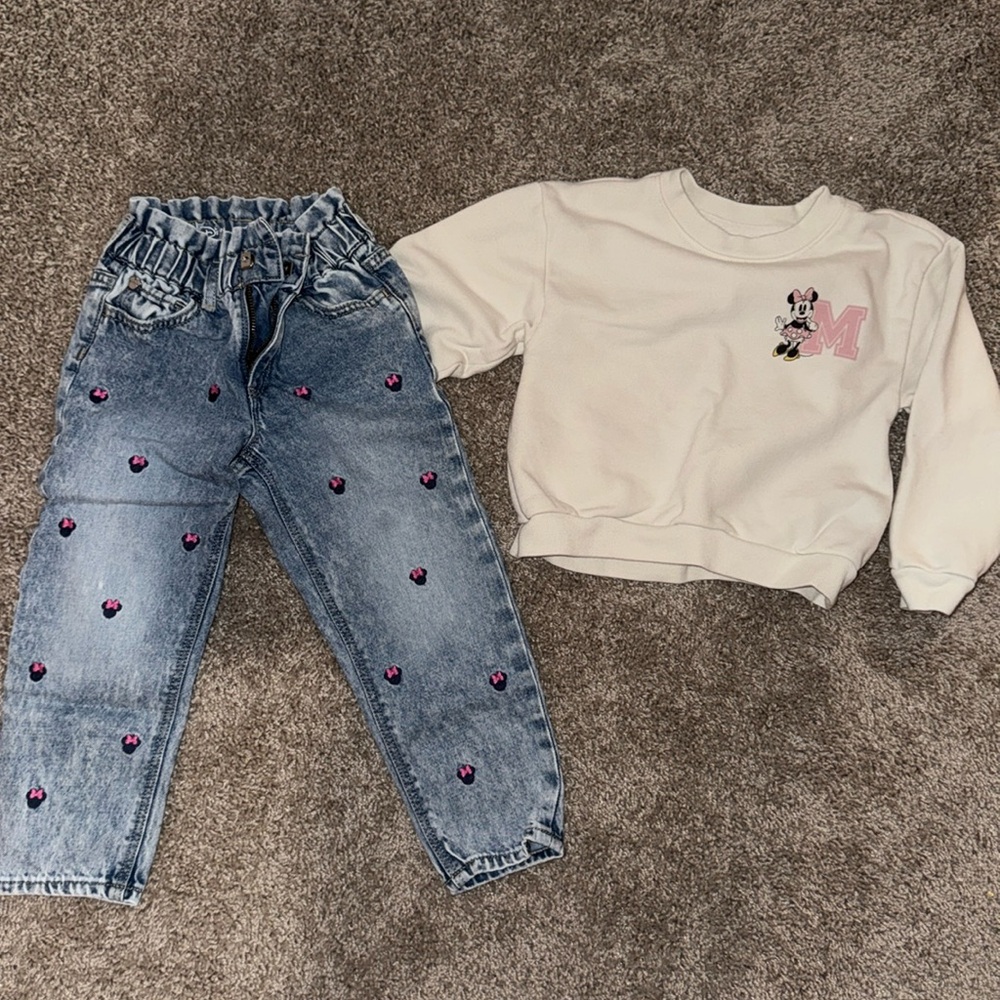 Girls Size 5T Minnie Mouse outfit